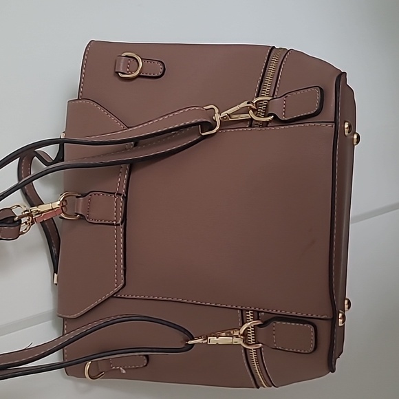 Isabelle backpack. - Picture 4 of 12